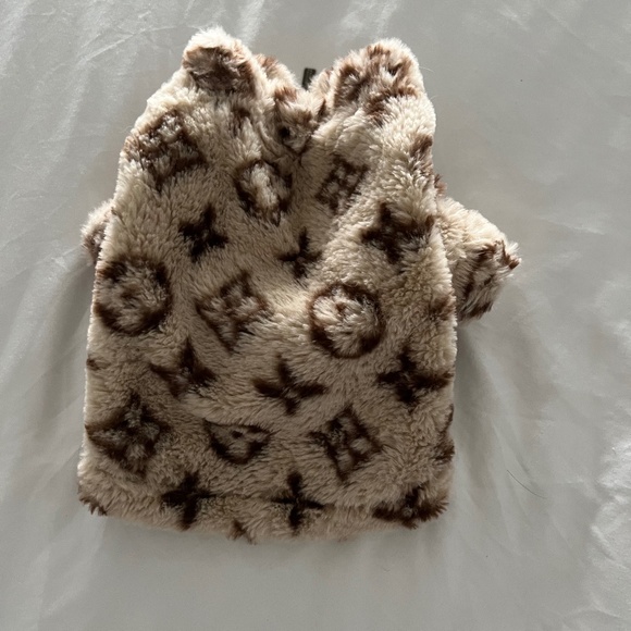 LV LOGO PLUSH ZIP UP BEIGE (SMALL) FOR DOGS - Picture 1 of 2